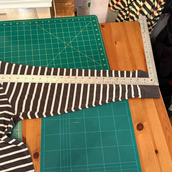 LULULEMON 🍋All Yours Long Sleeve Tee in Vitasea Material Black and White Stripe - Picture 8 of 9